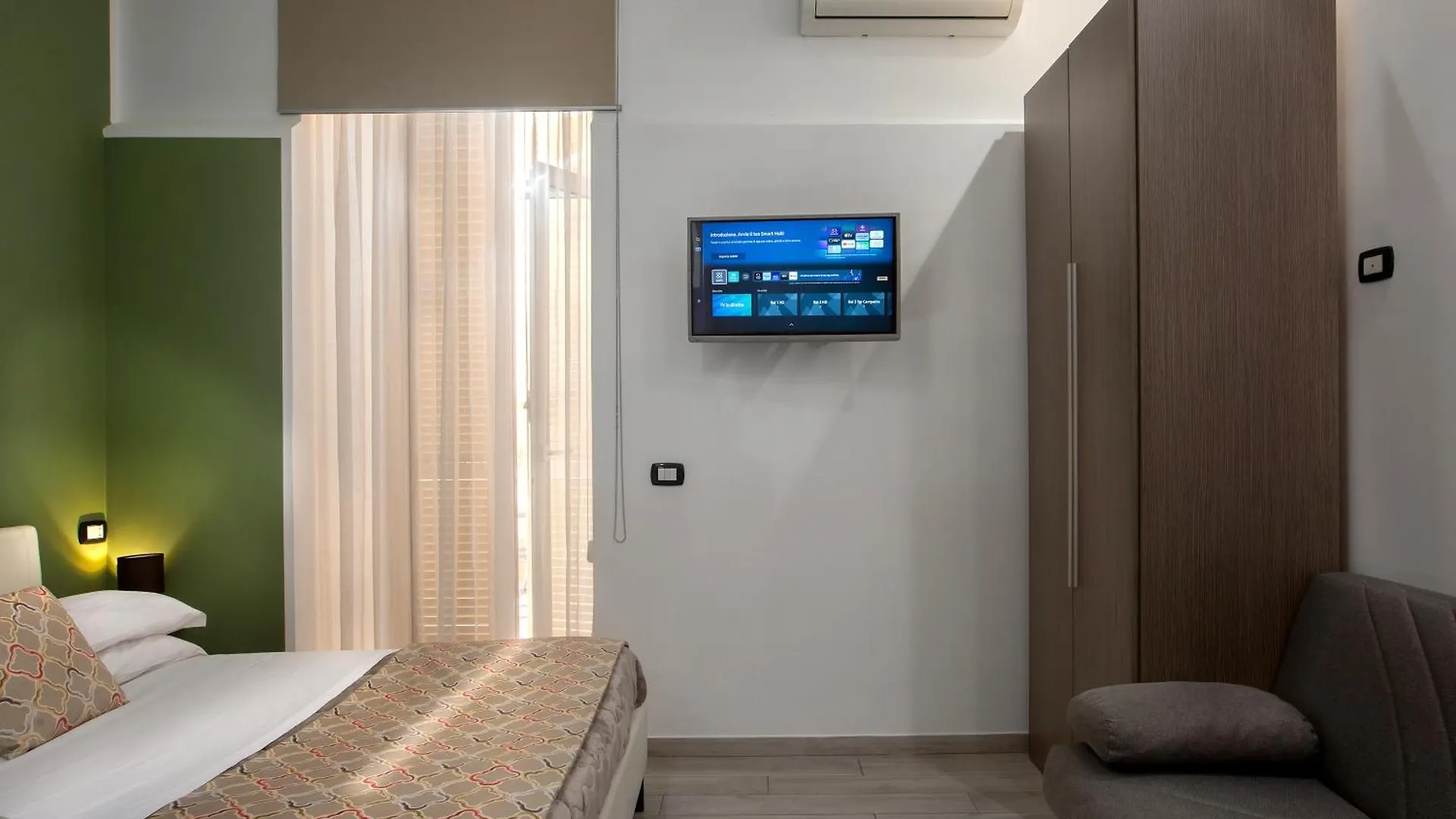 Bed and Breakfast Residenza Suarez Napoli 0*,  Italia